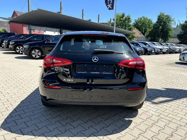 MERCEDES-BENZ A 180 d (3/27)