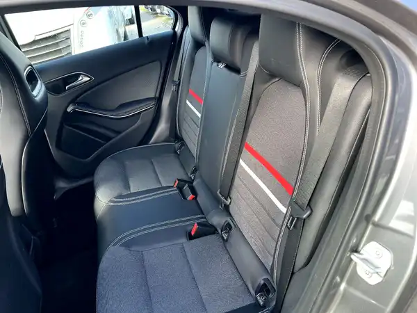 MERCEDES-BENZ A-KLASSE (13/27)
