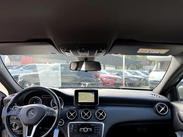 MERCEDES-BENZ A-KLASSE (17/27)