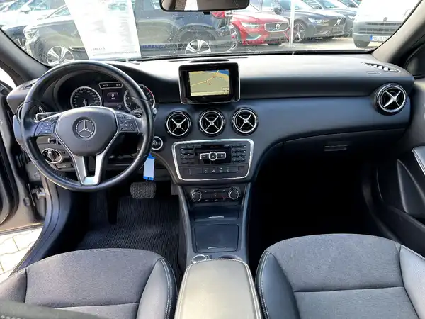MERCEDES-BENZ A-KLASSE (18/27)