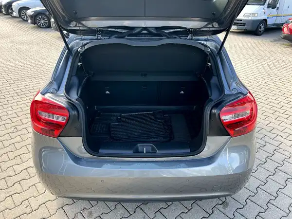 MERCEDES-BENZ A-KLASSE (7/27)