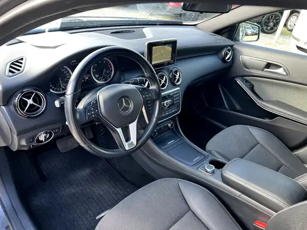 MERCEDES-BENZ A-KLASSE (9/27)