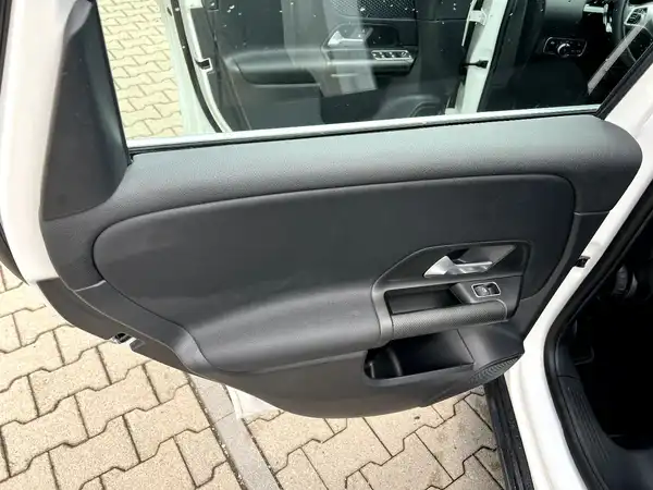 MERCEDES-BENZ B-KLASSE (11/26)
