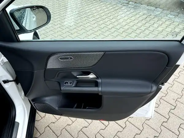 MERCEDES-BENZ B-KLASSE (19/26)