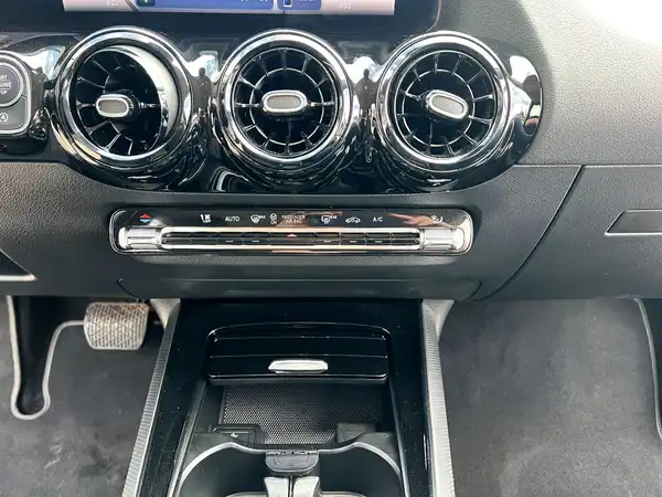 MERCEDES-BENZ B-KLASSE (23/26)