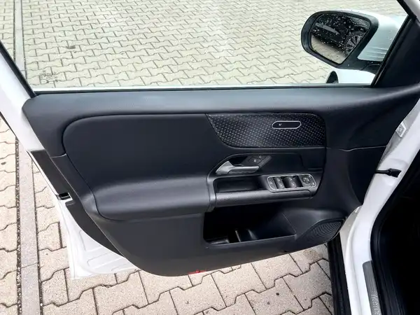 MERCEDES-BENZ B-KLASSE (10/26)