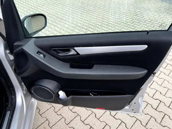 MERCEDES-BENZ B-KLASSE (19/26)