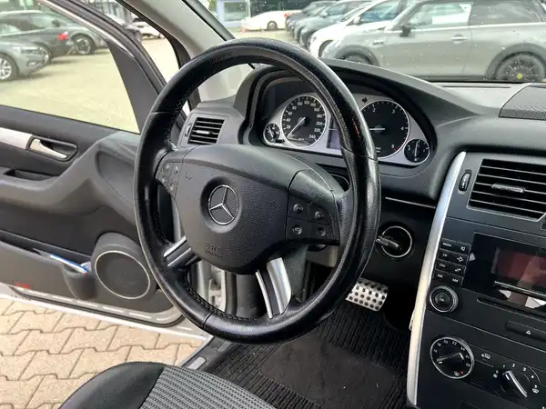 MERCEDES-BENZ B-KLASSE (25/26)