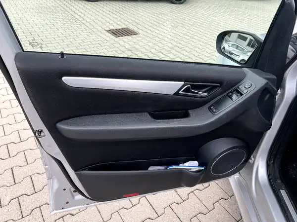MERCEDES-BENZ B-KLASSE (10/26)