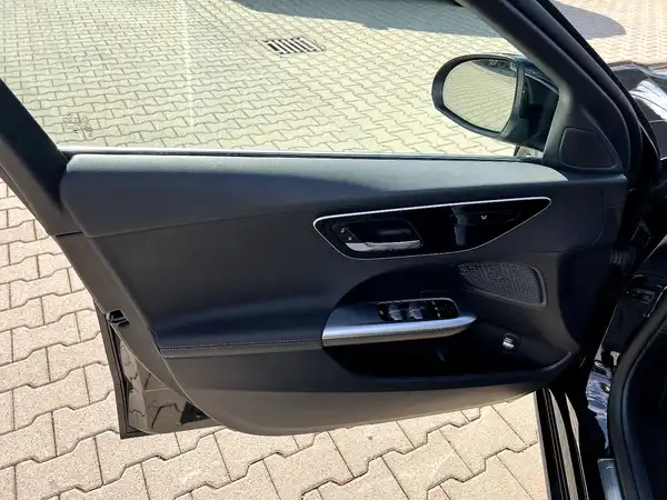 MERCEDES-BENZ C 200 (11/27)