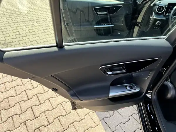 MERCEDES-BENZ C 200 (12/27)