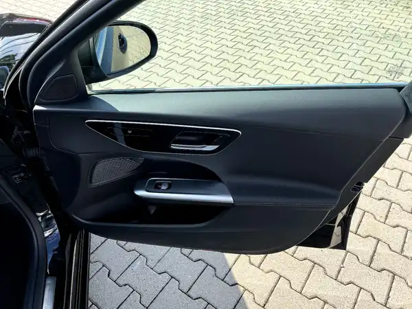 MERCEDES-BENZ C 200 (21/27)