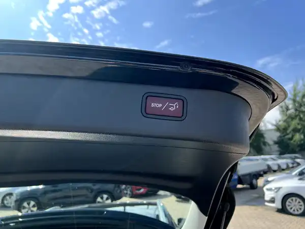 MERCEDES-BENZ C 200 (8/27)