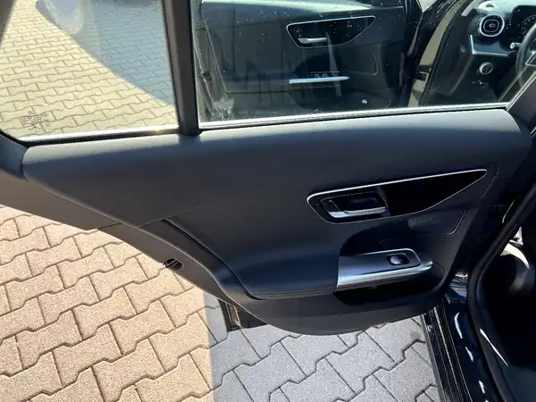 MERCEDES-BENZ C-KLASSE (12/26)