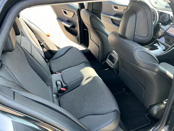 MERCEDES-BENZ C-KLASSE (16/26)