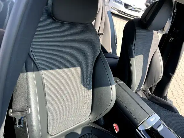 MERCEDES-BENZ C-KLASSE (22/26)