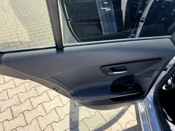 MERCEDES-BENZ C 220 (13/27)