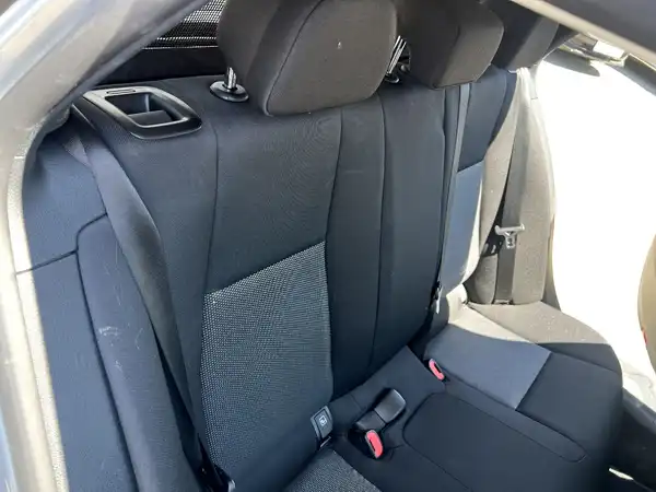 MERCEDES-BENZ C 220 (18/27)