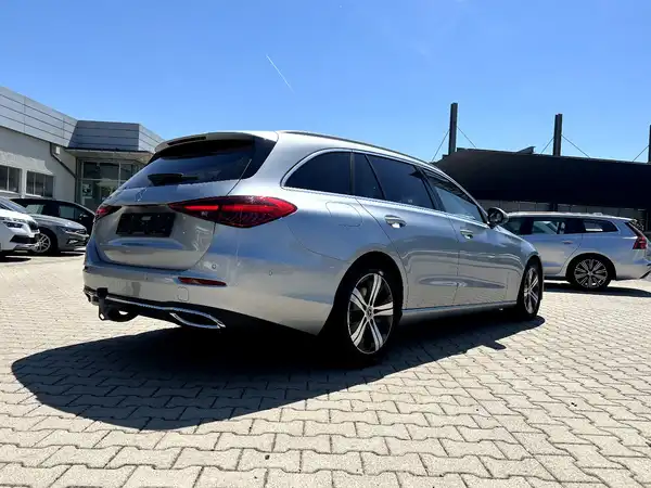 MERCEDES-BENZ C 220 (4/27)