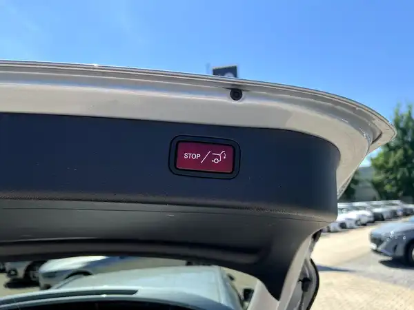 MERCEDES-BENZ C 220 (9/27)
