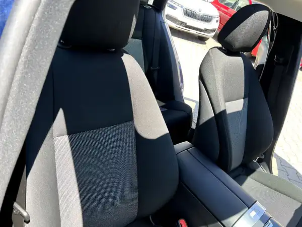 MERCEDES-BENZ C 220 (25/30)