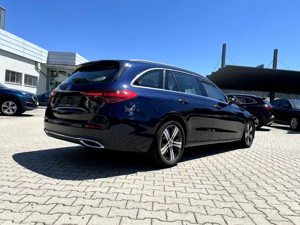 MERCEDES-BENZ C 220 (4/30)
