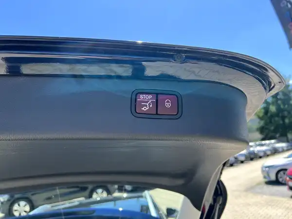 MERCEDES-BENZ C 220 (8/30)