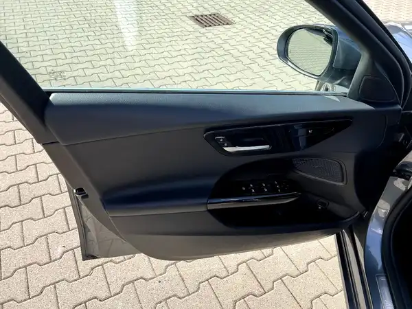 MERCEDES-BENZ C 220 (11/27)