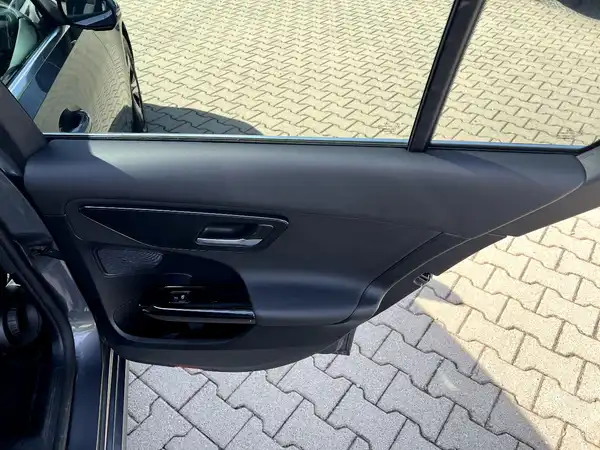 MERCEDES-BENZ C 220 (15/27)