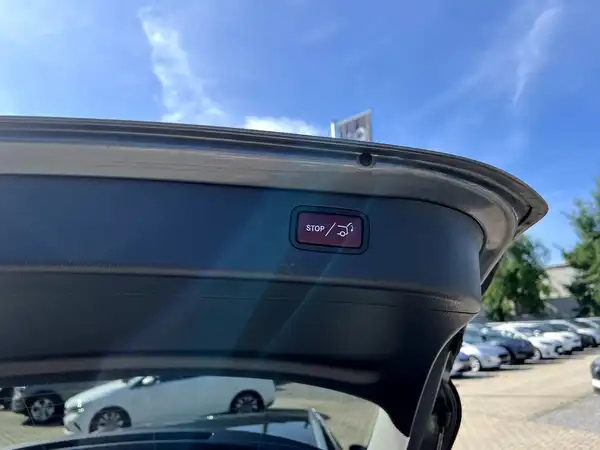 MERCEDES-BENZ C 220 (8/27)
