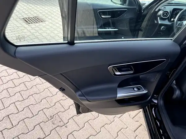 MERCEDES-BENZ C 200 (11/27)