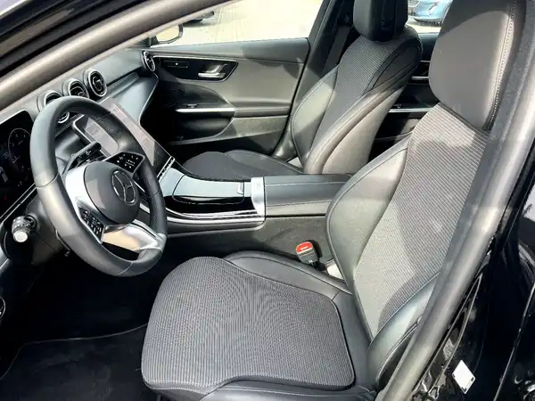 MERCEDES-BENZ C 200 (8/27)