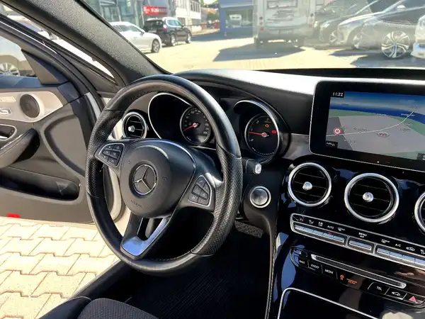 MERCEDES-BENZ C 250 (28/29)