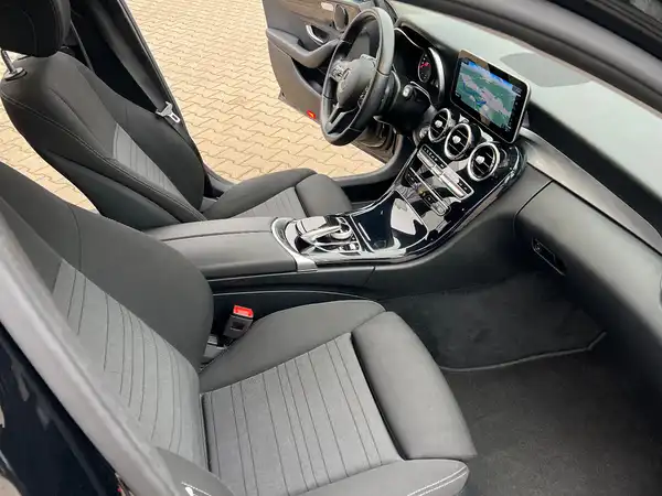 MERCEDES-BENZ C-KLASSE (22/28)