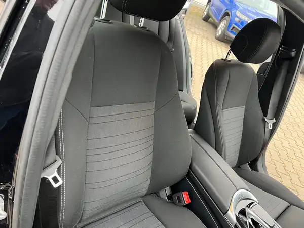 MERCEDES-BENZ C-KLASSE (23/28)