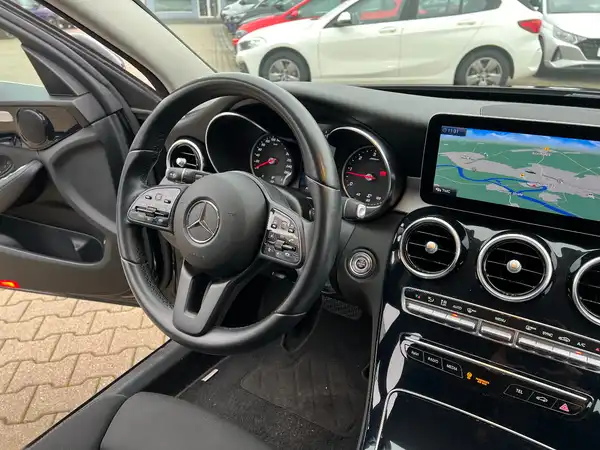 MERCEDES-BENZ C-KLASSE (27/28)