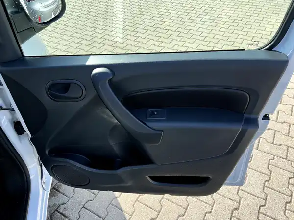 MERCEDES-BENZ CITAN (18/25)