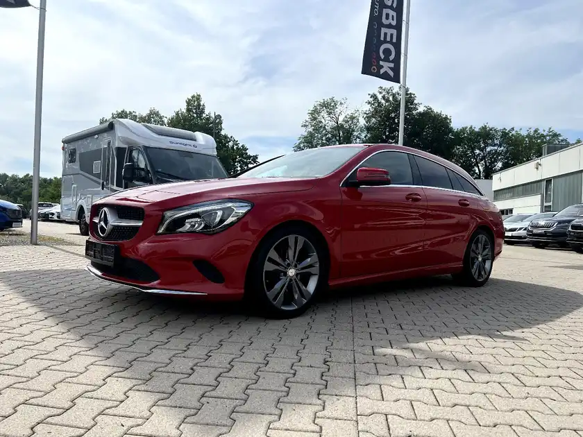 MERCEDES-BENZ CLA (1/28)