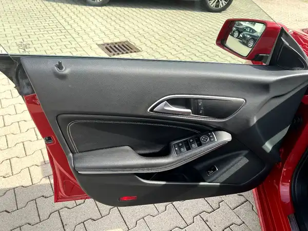 MERCEDES-BENZ CLA (11/28)