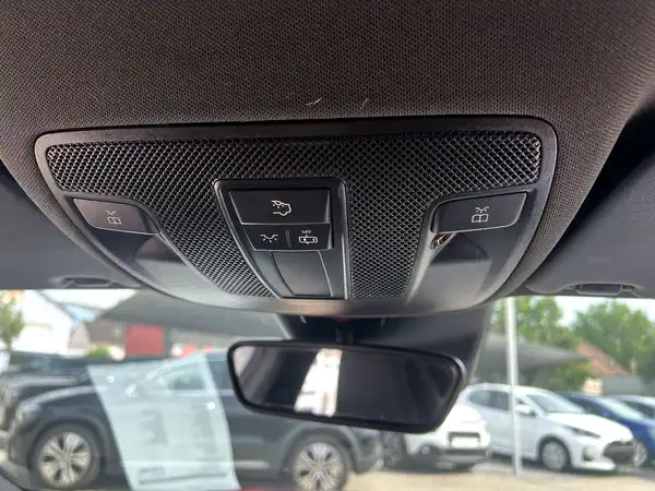 MERCEDES-BENZ CLA (28/28)