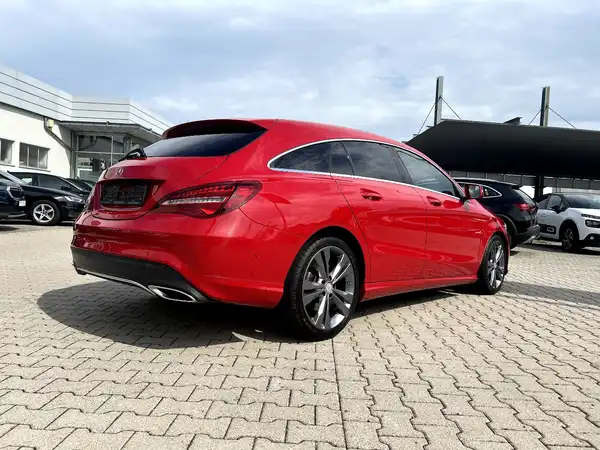 MERCEDES-BENZ CLA (4/28)