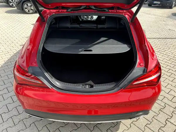 MERCEDES-BENZ CLA (7/28)