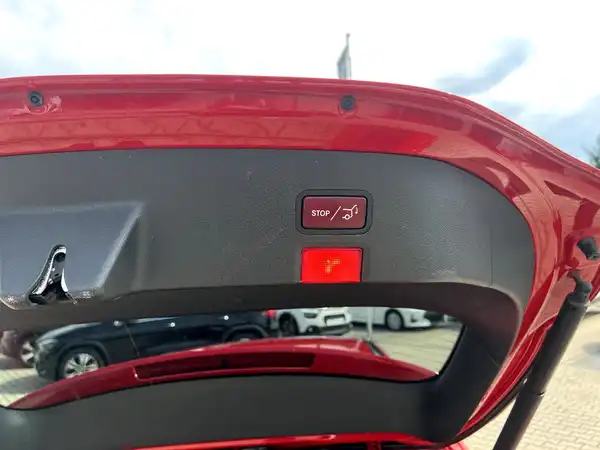 MERCEDES-BENZ CLA (8/28)