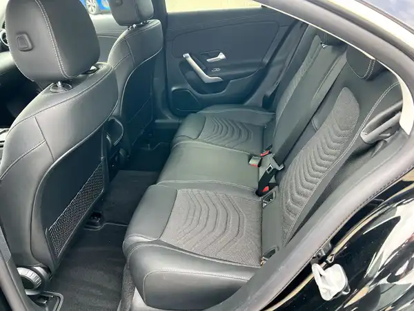 MERCEDES-BENZ CLA (12/27)