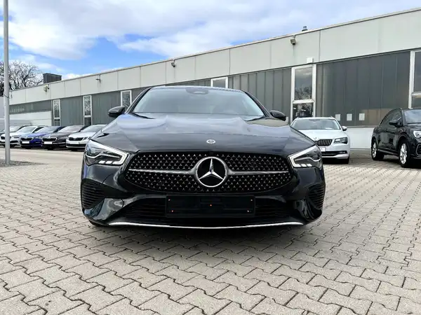 MERCEDES-BENZ CLA (6/27)
