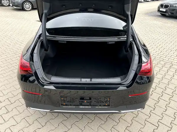 MERCEDES-BENZ CLA (7/27)