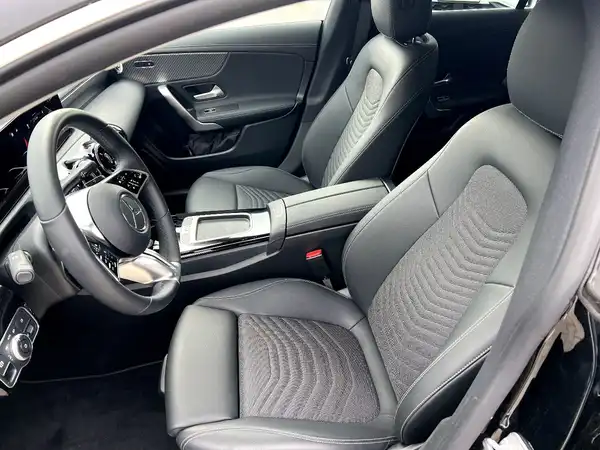 MERCEDES-BENZ CLA (8/27)