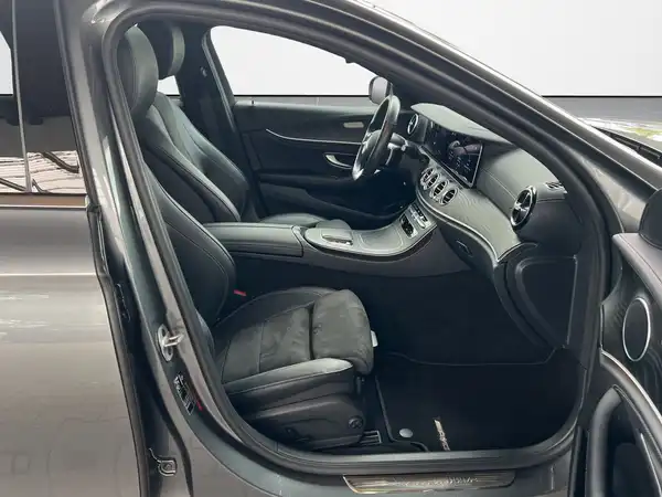 MERCEDES-BENZ E 300 (12/19)