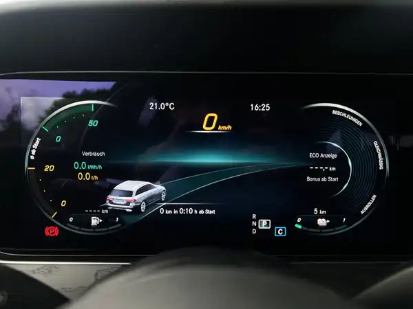 MERCEDES-BENZ E 300 (16/19)