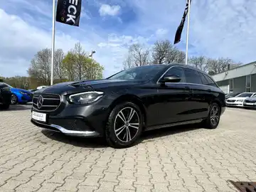 MERCEDES-BENZ E-220 d (1/27)